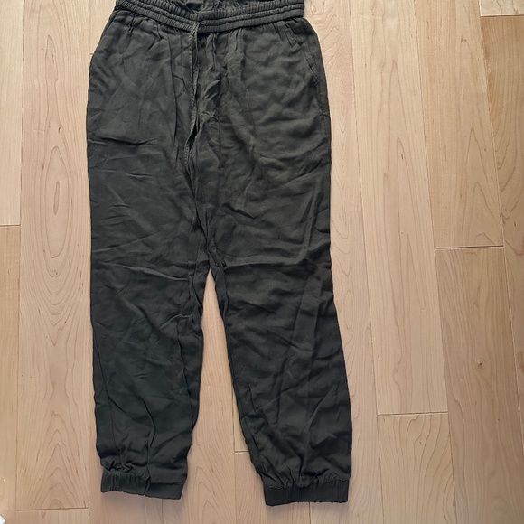 Aritzia Talula Dark Green Romper Jumpsuit Strapless Cinched Waist Jogger (XXS) - Picture 3 of 6